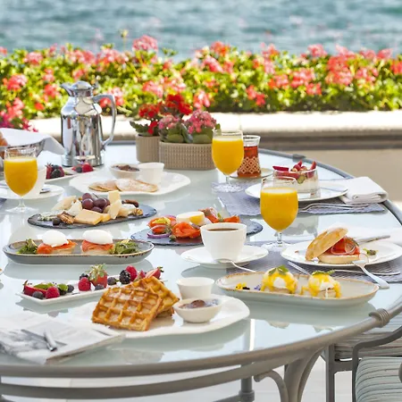 Four Seasons At The Bosphorus Hotel 5*