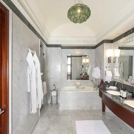 Hotel Four Seasons At The Bosphorus 5*