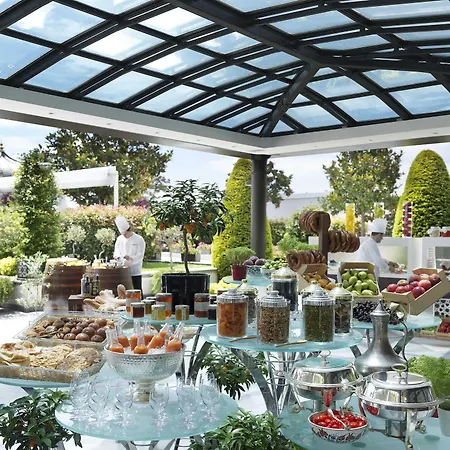 Four Seasons At The Bosphorus Hotel Istanboel