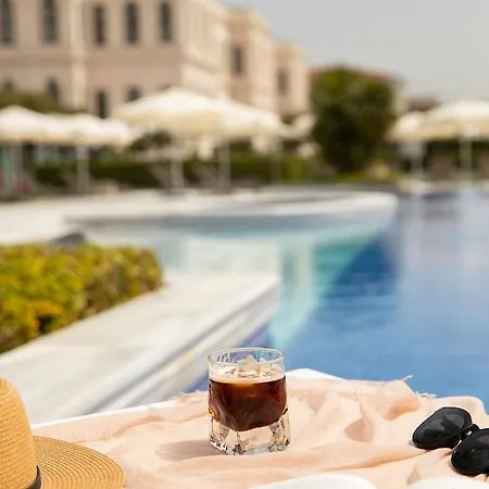 فندق فور سيزونز على مضيق البوسفور