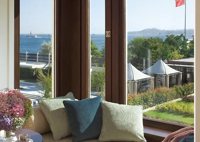 Four Seasons At The Bosphorus