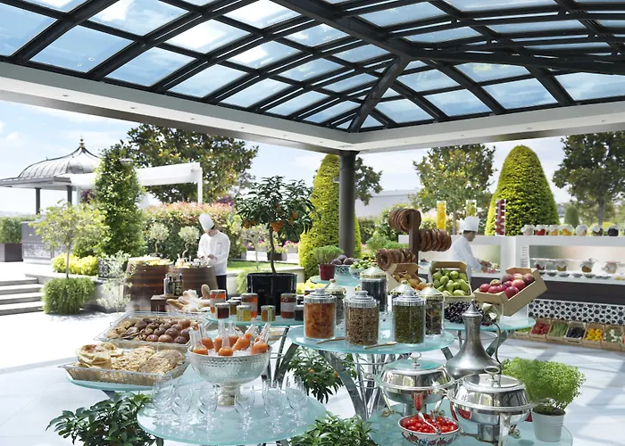 Отель Four Seasons At The Bosphorus 5*