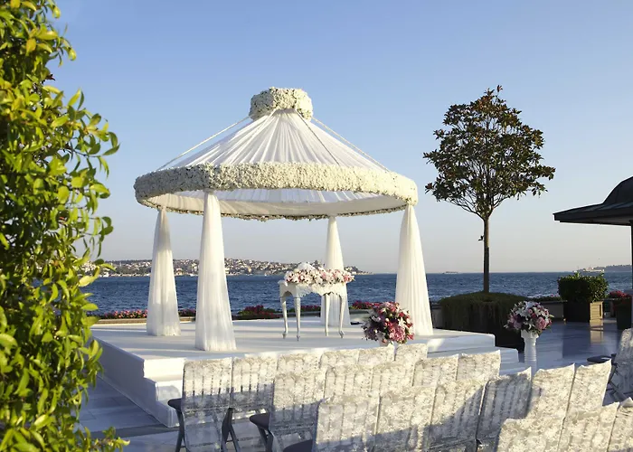 Отель Four Seasons At The Bosphorus 5*