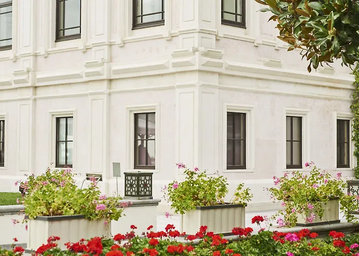 Отель Four Seasons At The Bosphorus 5*